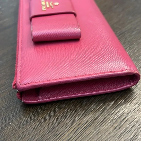 Authentic Pink Prada 3/4 zip wallet with bow! - Picture 6 of 12